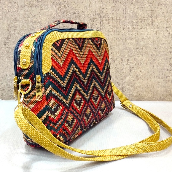 Unique Square Sling - Picture 3 of 4